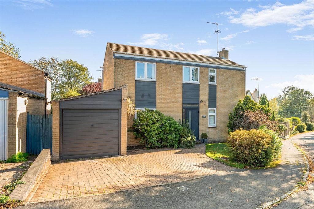 Property photo 1 of 18 3 Thatchers Close, Epwell-2.Jpg