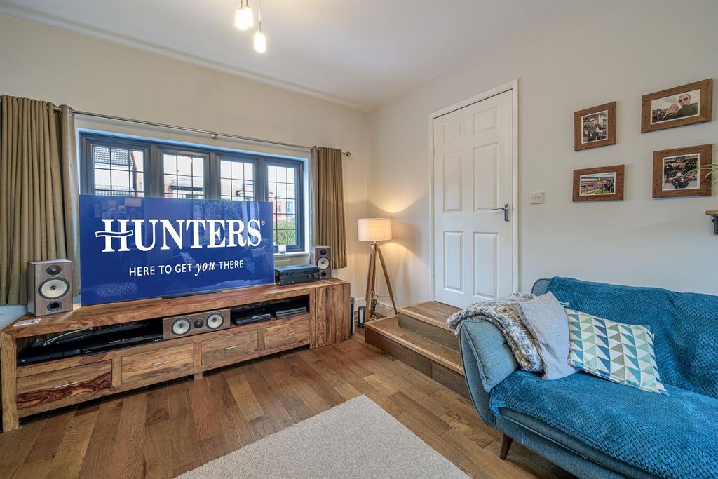 Property photo 3 of 32