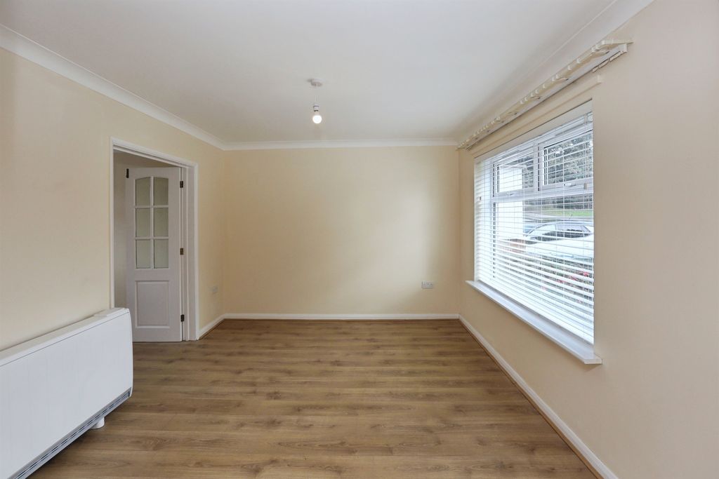 Property photo 3 of 21