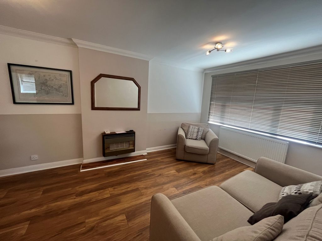 Property photo 3 of 7 Ludlow Close