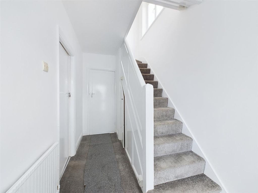 Property photo 2 of 12 Cam03510G0-Pr0076-Still012.Jpg