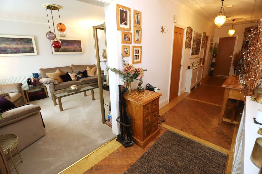 Property photo 2 of 24