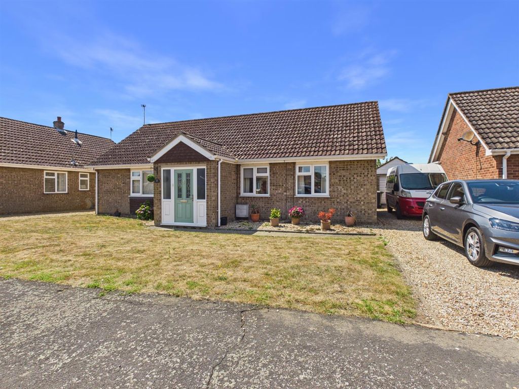Property photo 1 of 11
