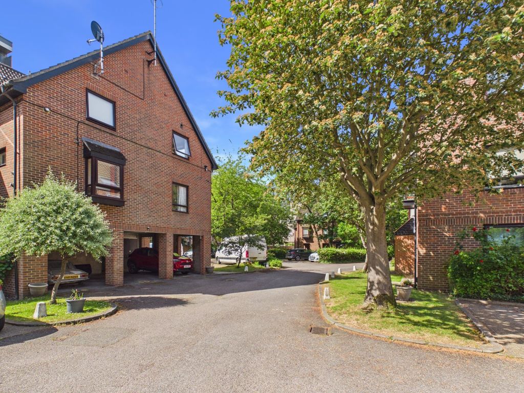 Property photo 3 of 14 Picture No. 27