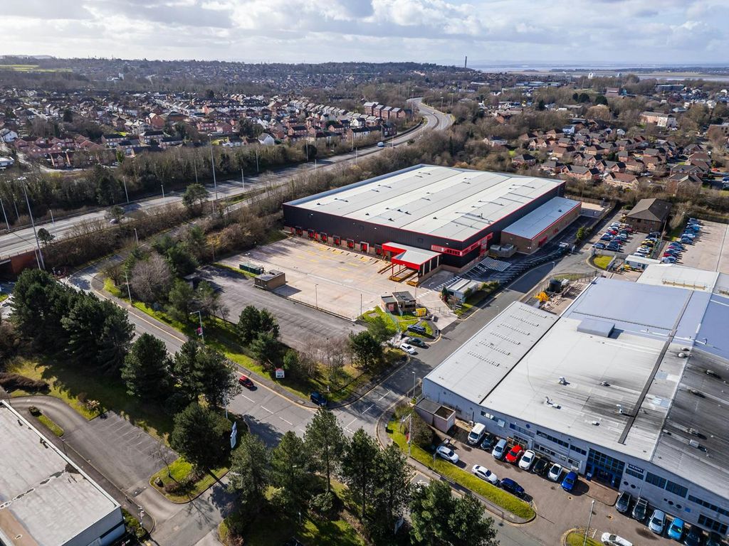 Property photo 2 of 11 Gateway_122_Drone_002.Jpg