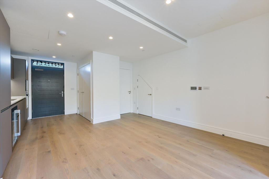 Property photo 2 of 14 Image