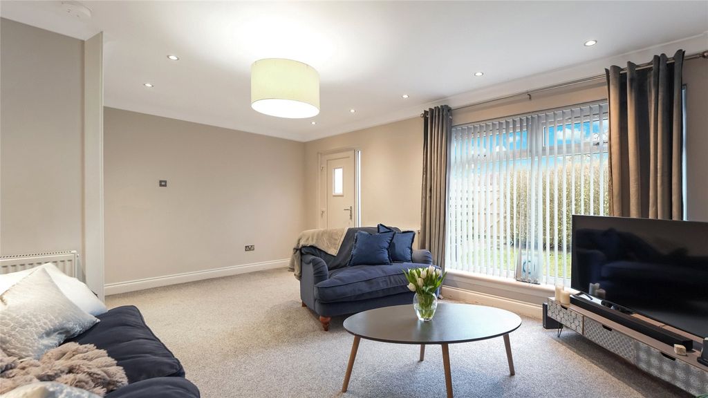 Property photo 3 of 21 Picture No. 05