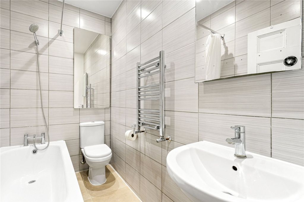 Property photo 3 of 17 Picture No. 04