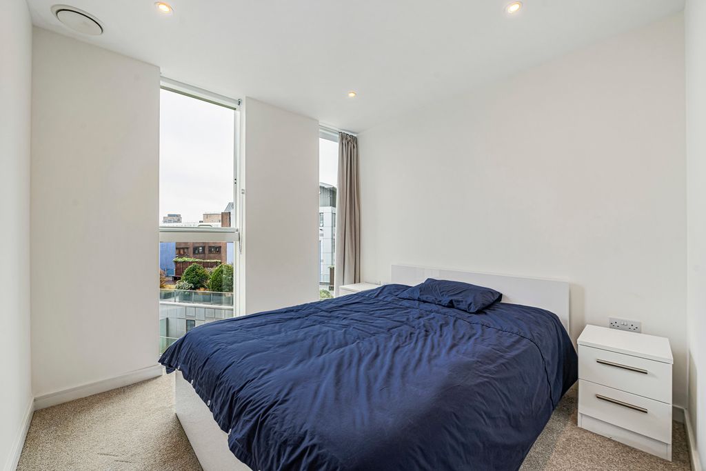 Property photo 3 of 24 Bedroom