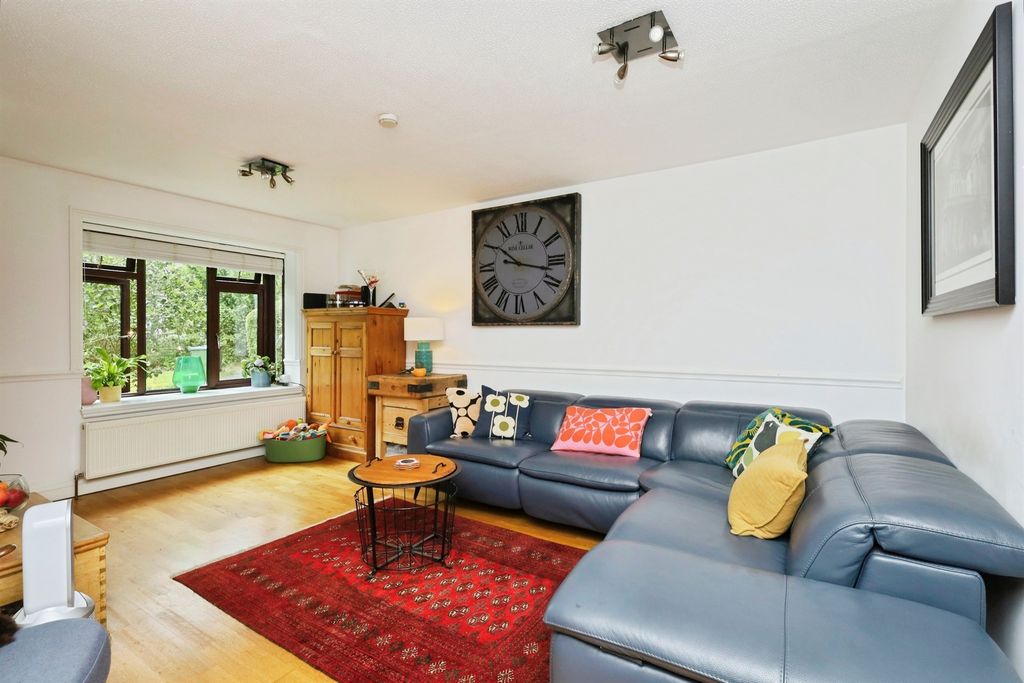 Property photo 3 of 18
