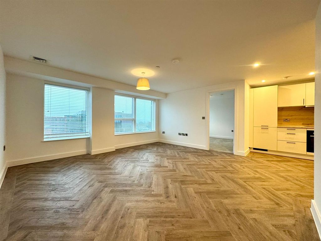 Property photo 2 of 16 Lounge Pic 3.Jpeg