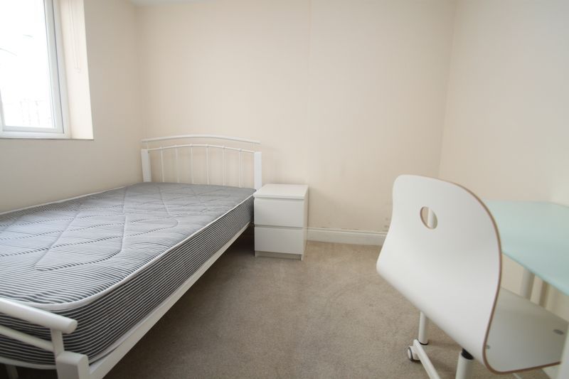 Property photo 3 of 8 Photo 9