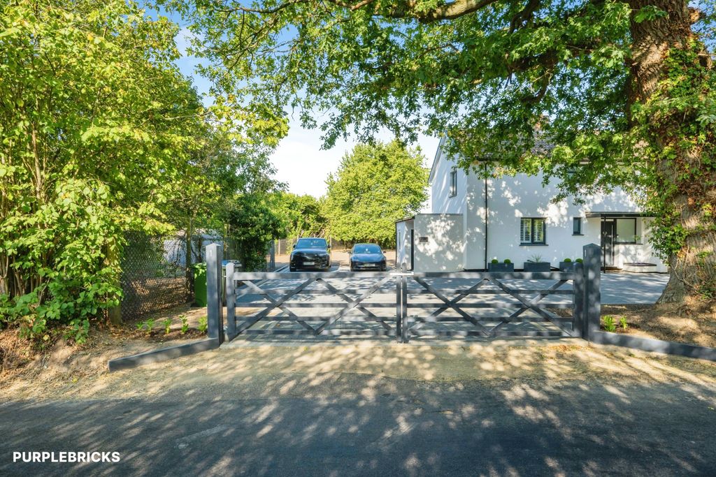 Property photo 2 of 37