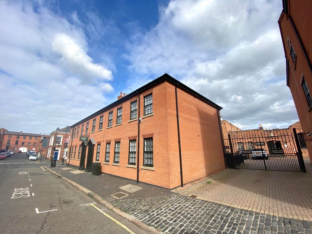 Property photo 1 of 5 New &amp; Furnished Apartment In Jq