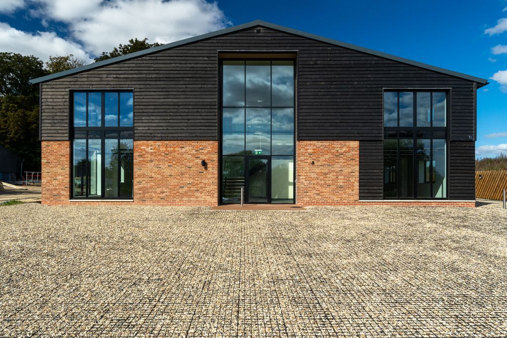 Property photo 1 of 25