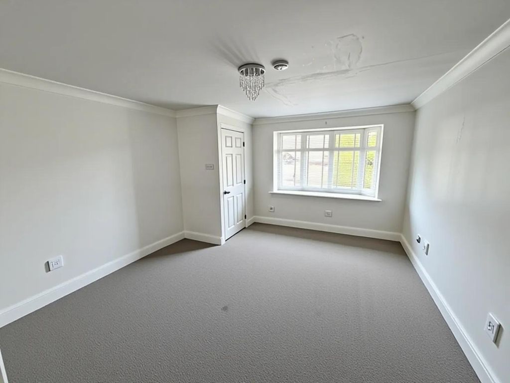 Property photo 2 of 11 Gallery