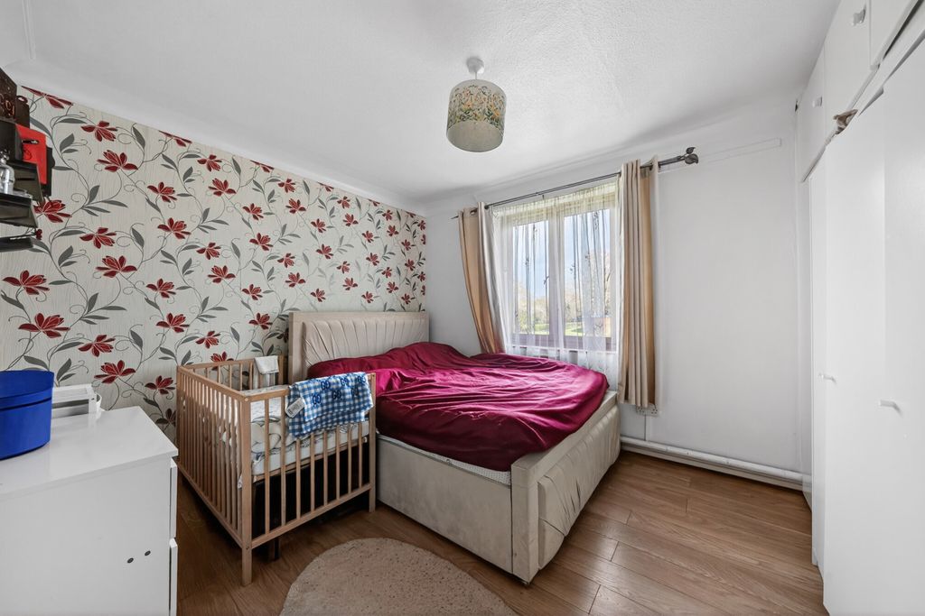 Property photo 3 of 11 Bedroom