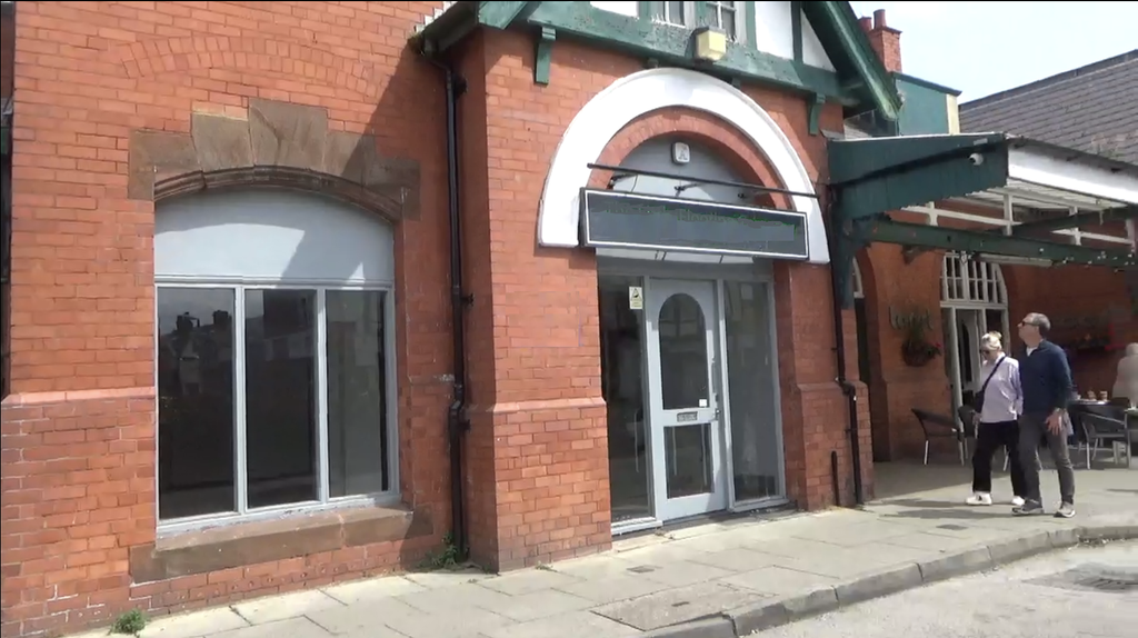 Property photo 1 of 2