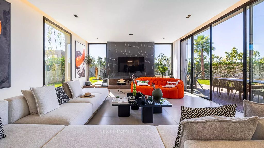 Property photo 2 of 42