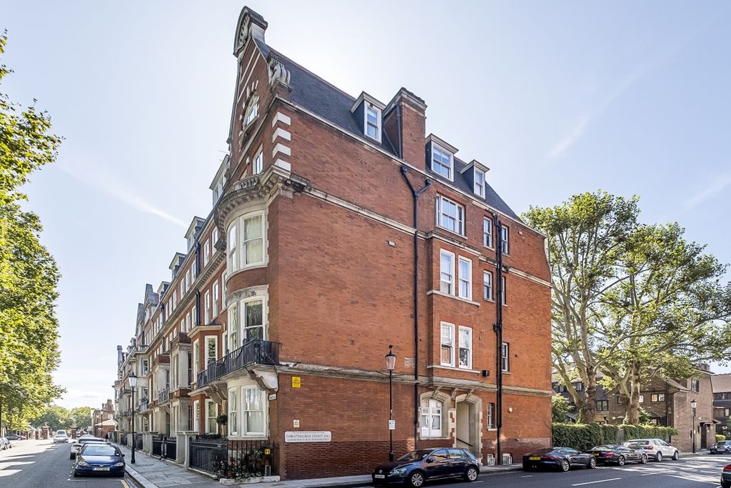 Property photo 3 of 12 External