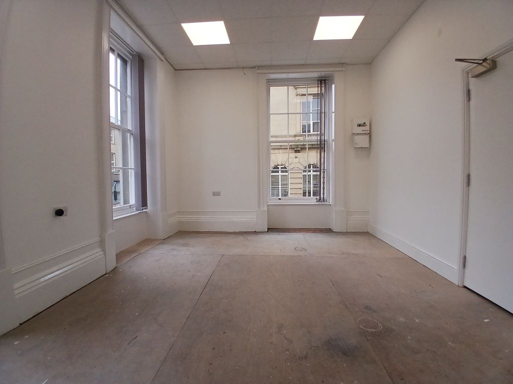 Property photo 3 of 8 Photo 10