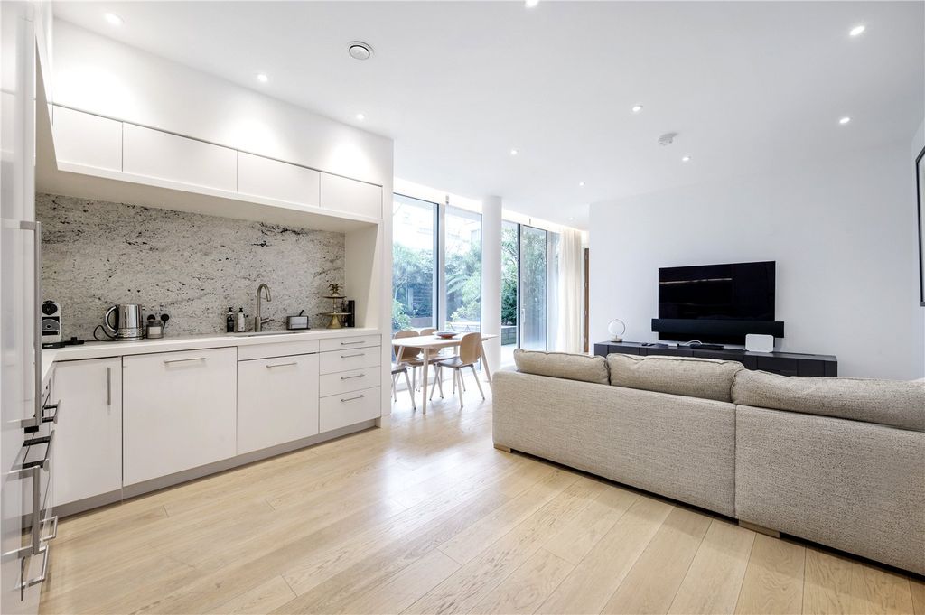 Property photo 2 of 18 Picture No. 19