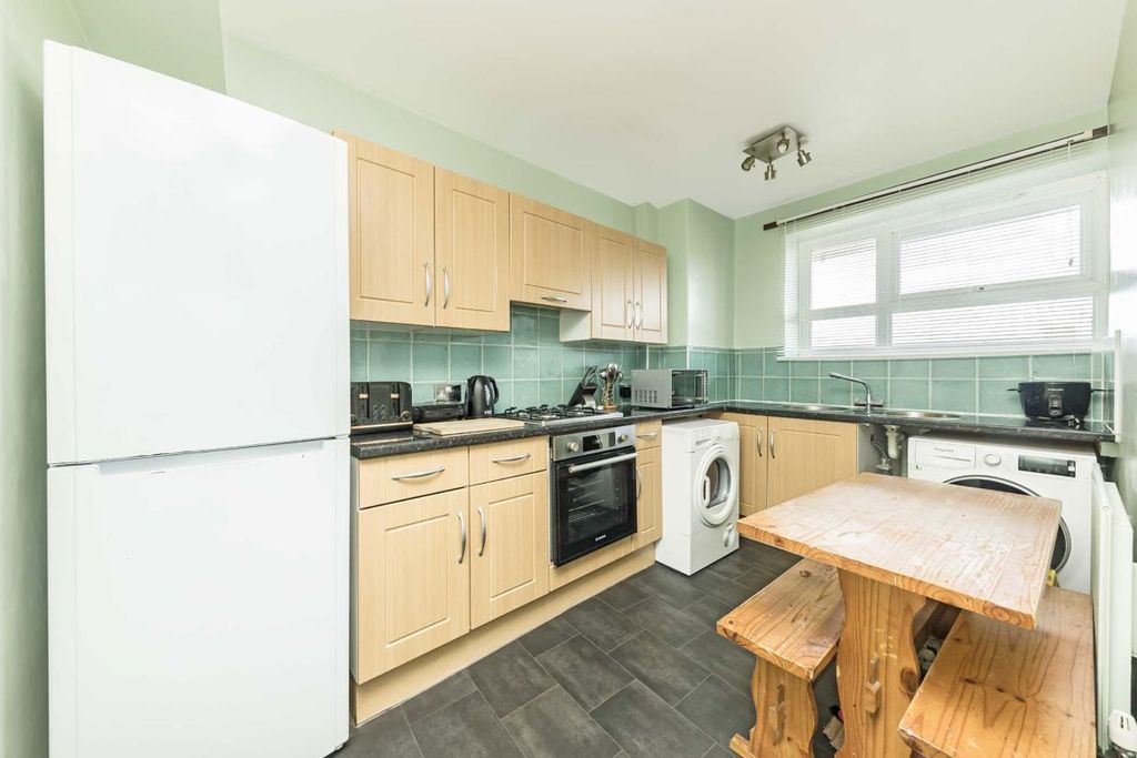 Property photo 2 of 6