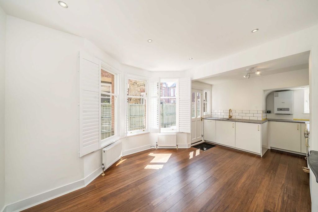 Property photo 2 of 5