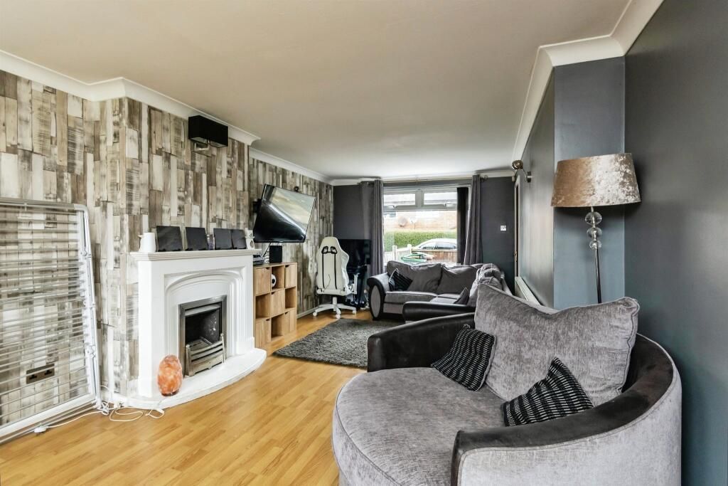 Property photo 3 of 17 78B3784673701Ec68E27E7A728cd38F1.Jpeg