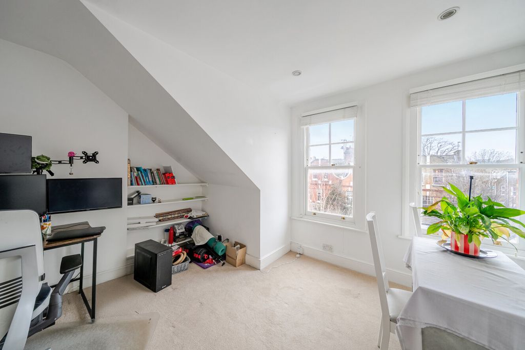 Property photo 2 of 16 1393581-6-694165d...