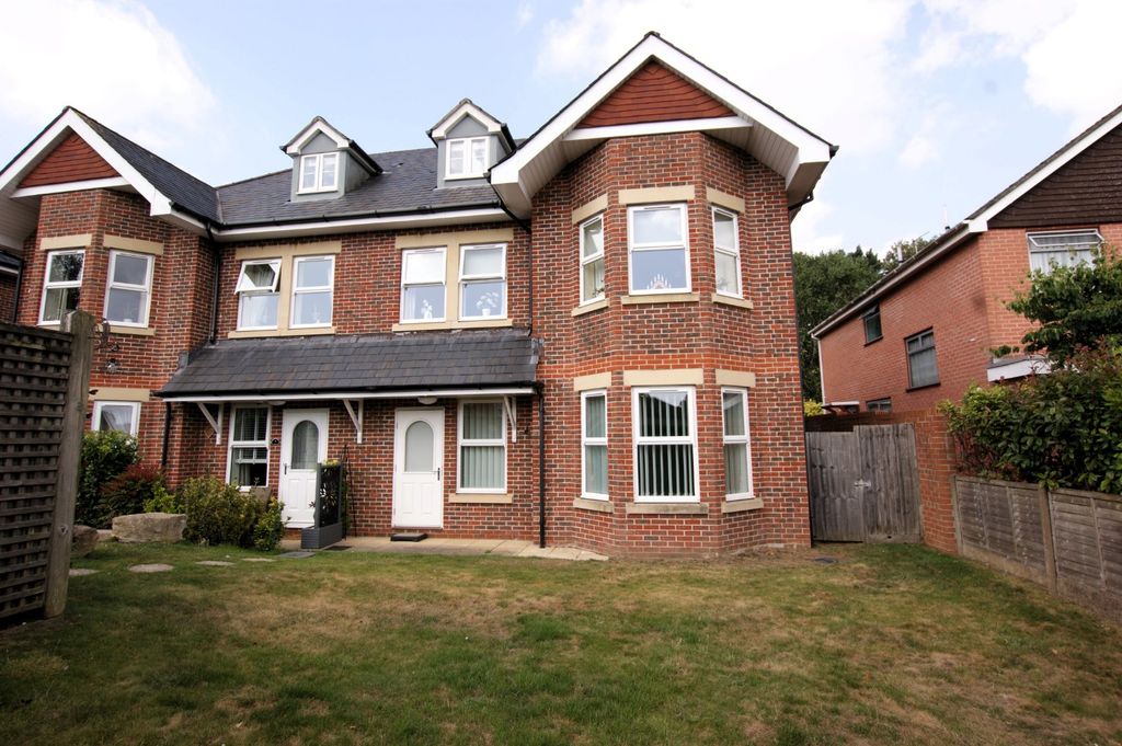 Property photo 1 of 10 Picture No. 14