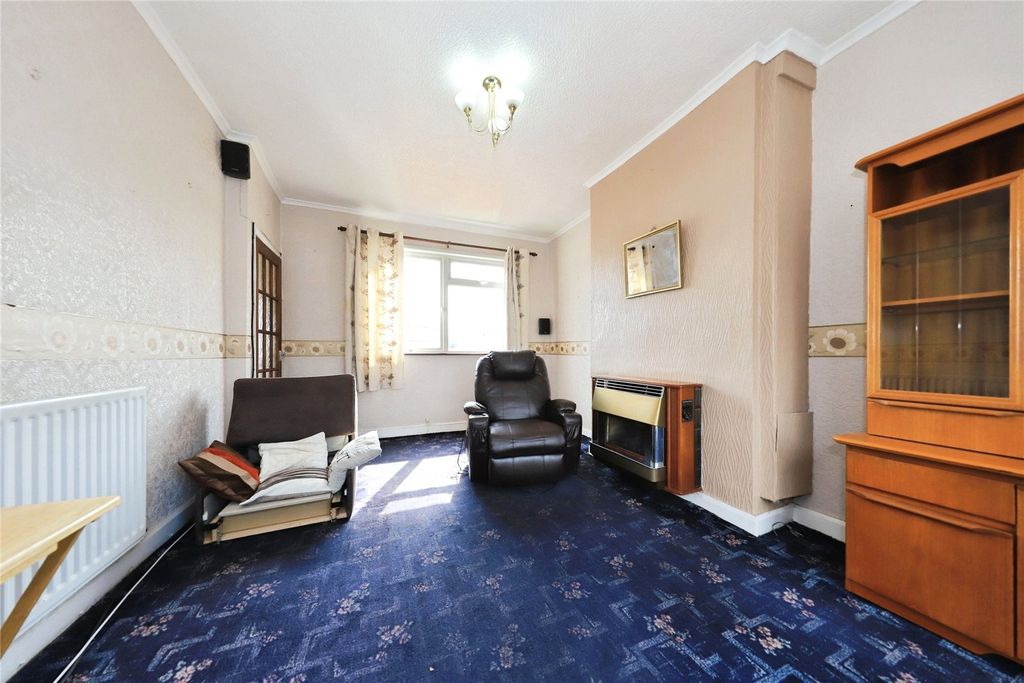 Property photo 2 of 17 Picture No. 10