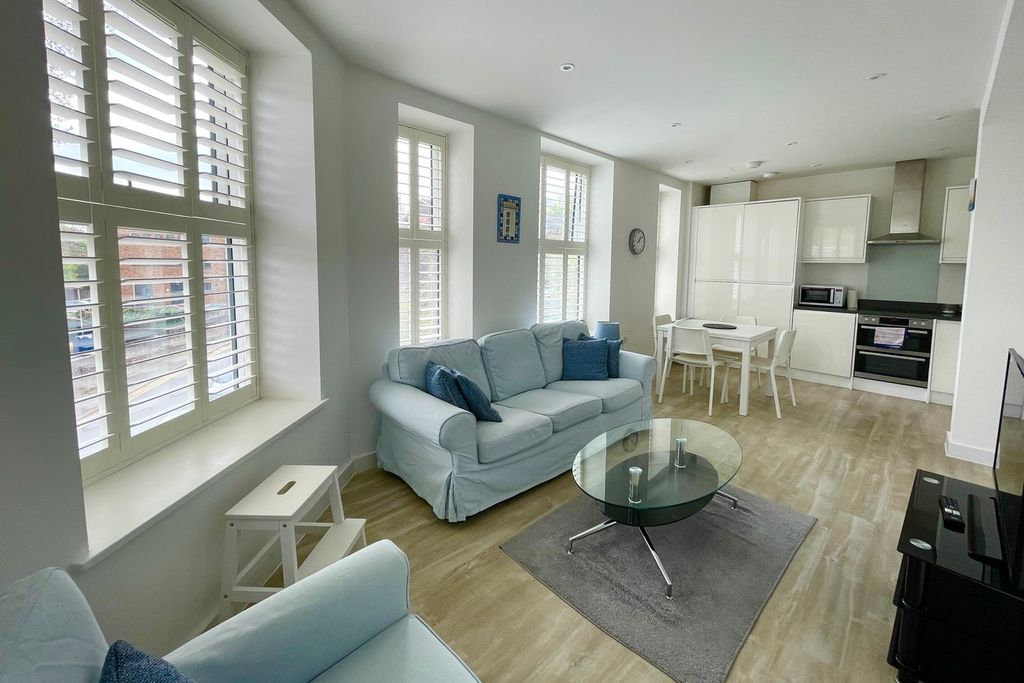 Property photo 3 of 18