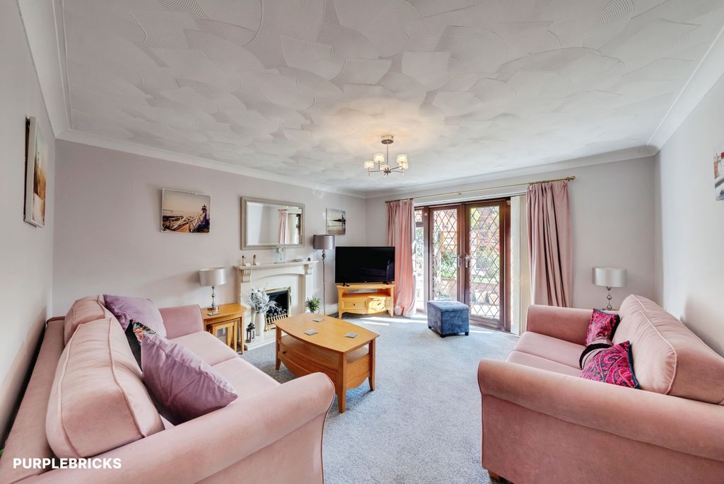 Property photo 2 of 39