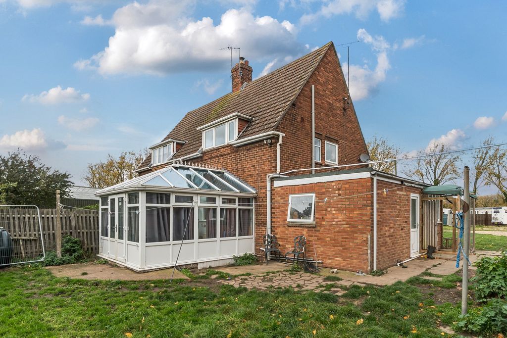 Property photo 2 of 23