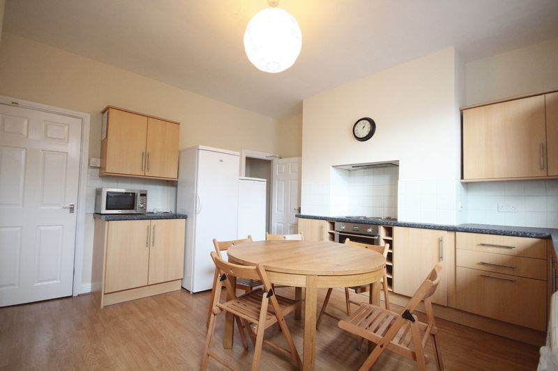 Property photo 1 of 17 67Royalparkavenue2014(31).Jpg