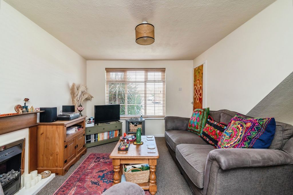 Property photo 3 of 13 Pbox-Img.Jpg