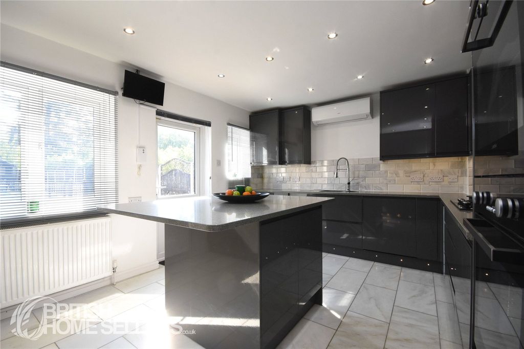 Property photo 3 of 31 Picture No. 74