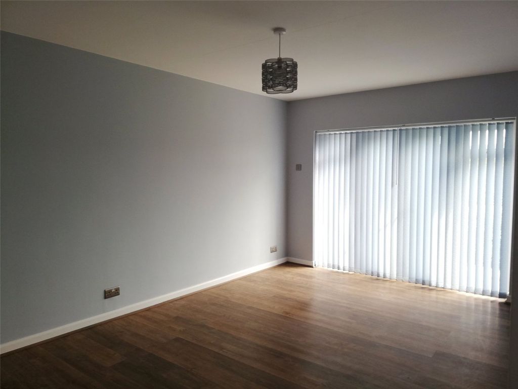 Property photo 2 of 11 Picture No. 12