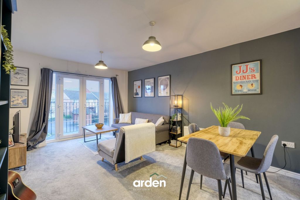 Property photo 2 of 9