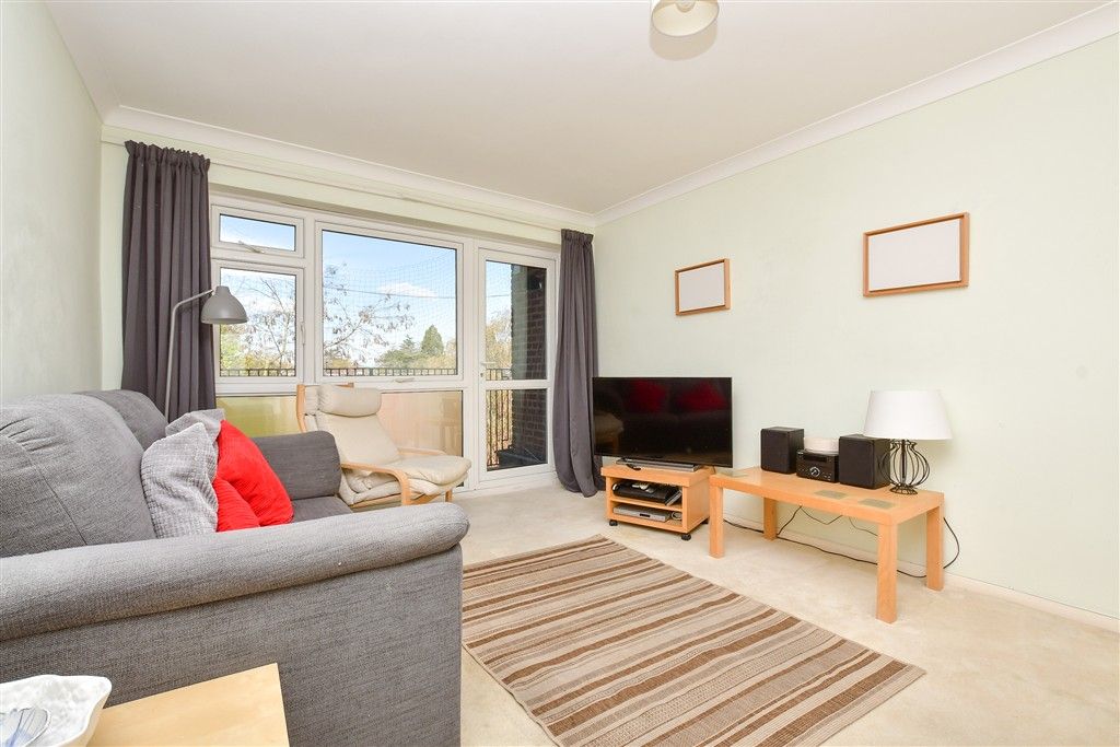 Property photo 3 of 9 Lounge/Diner