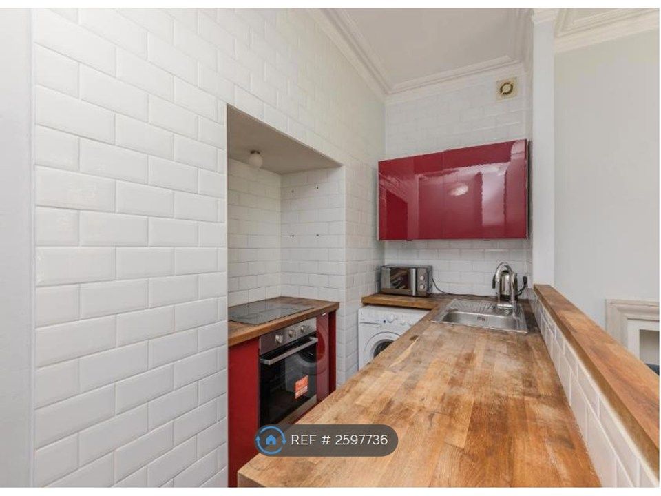 Property photo 3 of 6 Kitchen