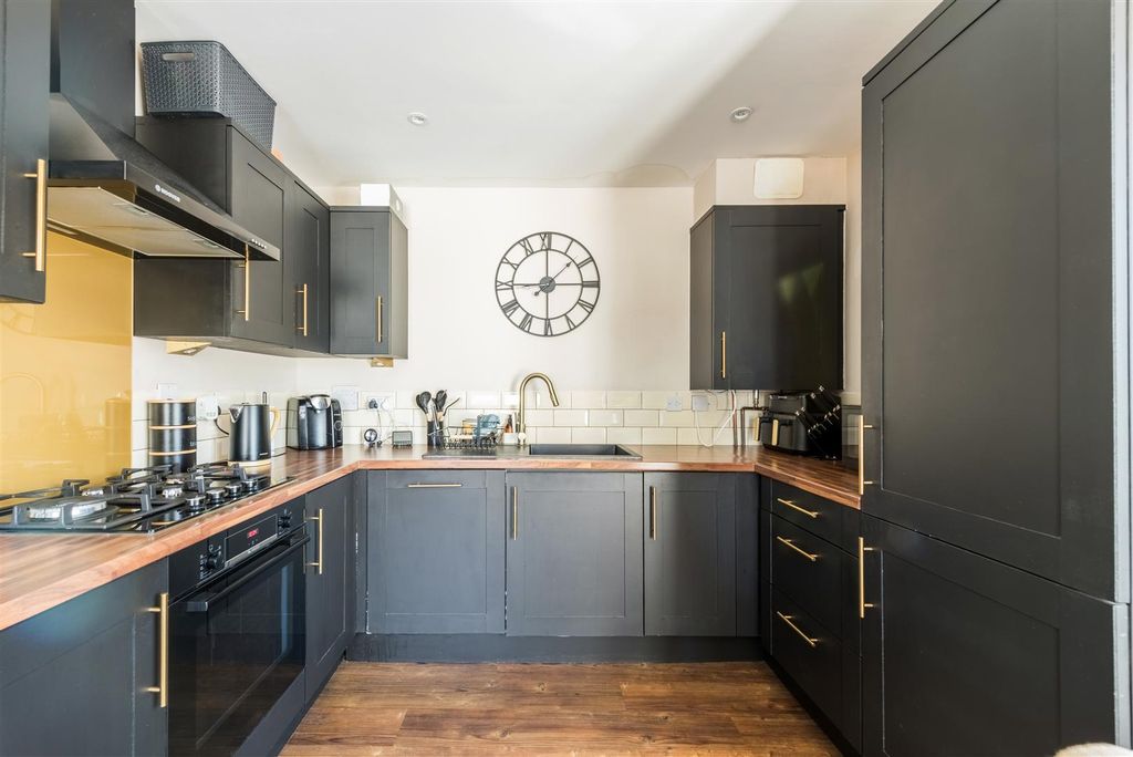 Property photo 3 of 12 F4 Swift House-3.Jpg