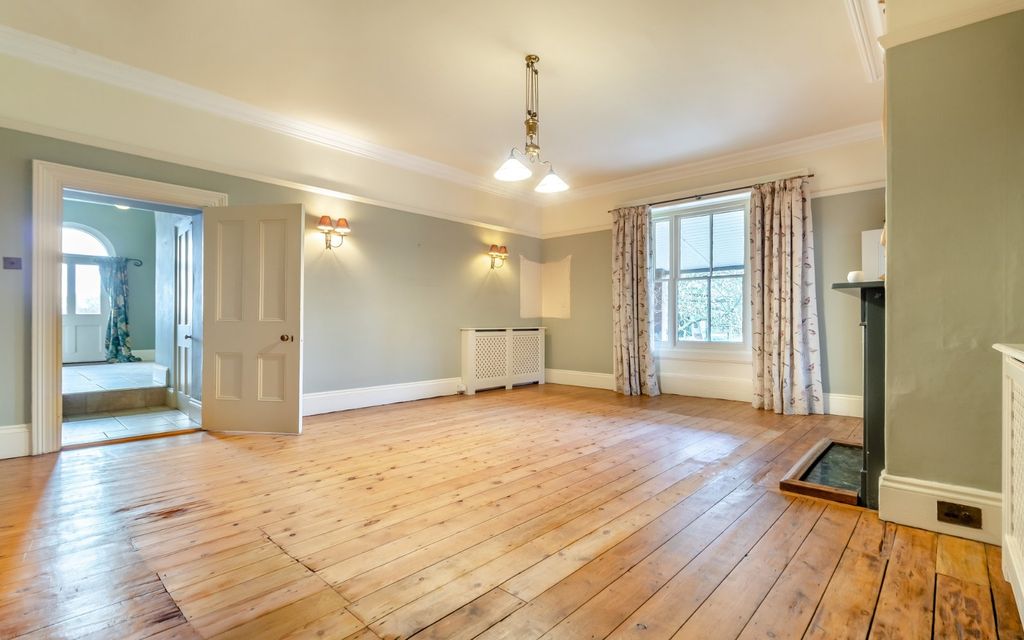 Property photo 3 of 15 Dining Room