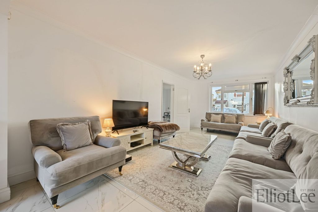 Property photo 3 of 21