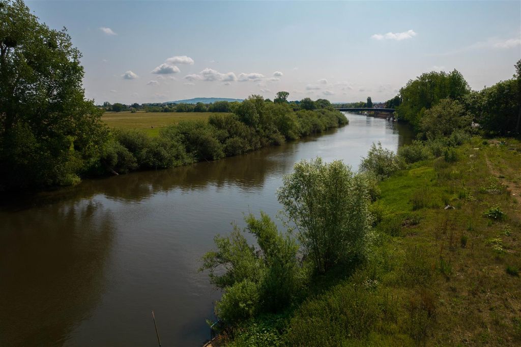Property photo 2 of 12 Dji_0210.Jpg