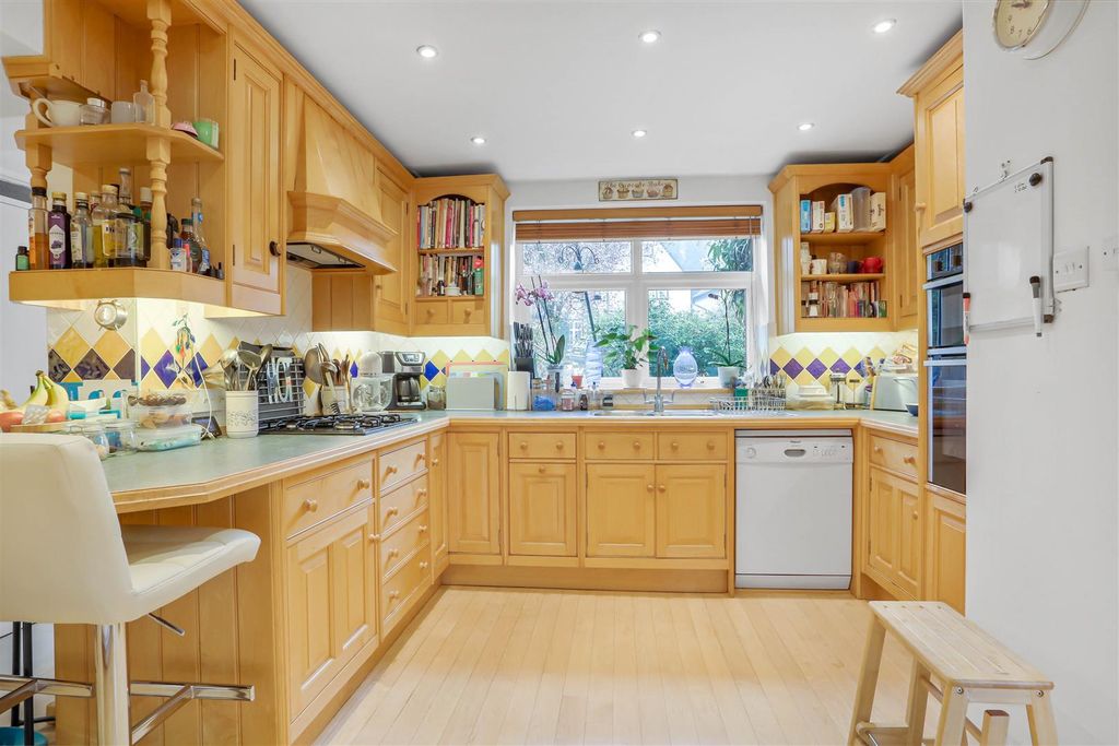 Property photo 3 of 24 1652924992 - 23.Jpg