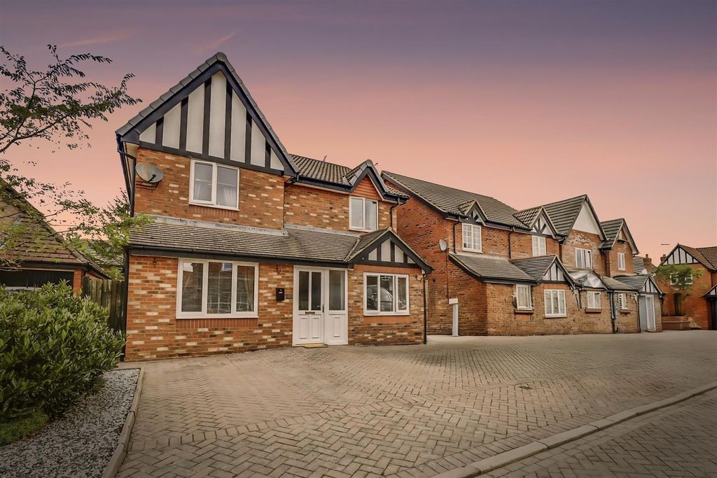 Property photo 1 of 48 Duskshots-B62E4260_75266305-Dkpaqe.Jpg