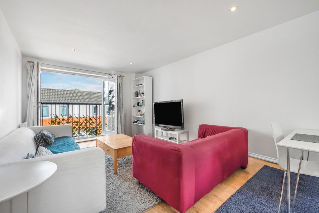 Property photo 1 of 11