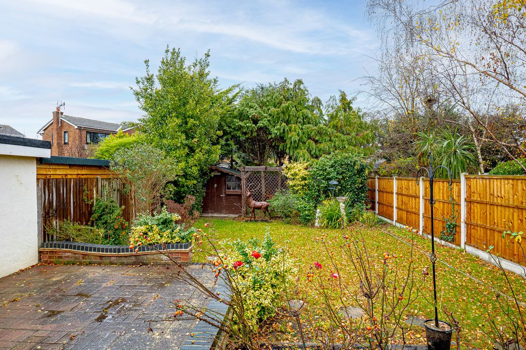 Property photo 2 of 27